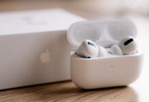 Apple AirPods: Features & Problems Apple AirPods